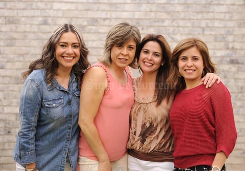 Ana, Melly, Rosseta y Ana Lucía.