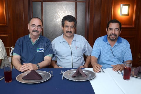 Guillermo, Luis y Armando.