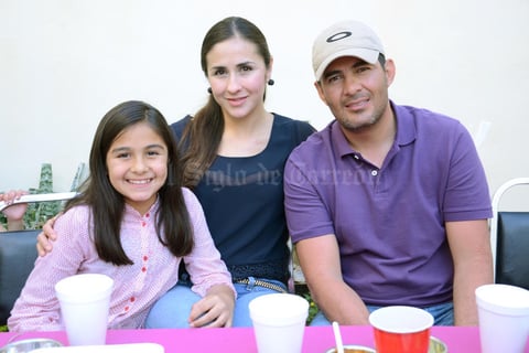 Ana Victoria, Cristina y Víctor.