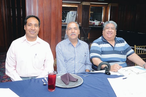 CONTENTOS.  David, Joel y Francisco.