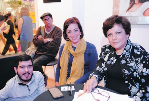 EN INAUGURACIóN DE EXPO.  José Carlos, Ángeles y Alicia.