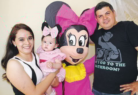DE FIESTA.  Alejandra Suárez y Jorge Olivas celebraron a su pequeña hija, Ximena Olivas Suárez, por su cumpleaños.