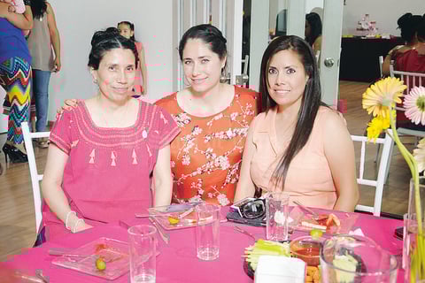 AMENA CELEBRACIóN.  Oly, Margarita y Wendy.