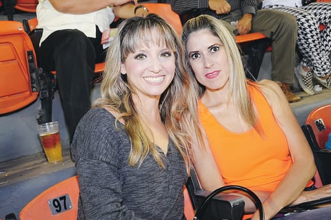 EN EL BEIS.  Emy y Adriana.