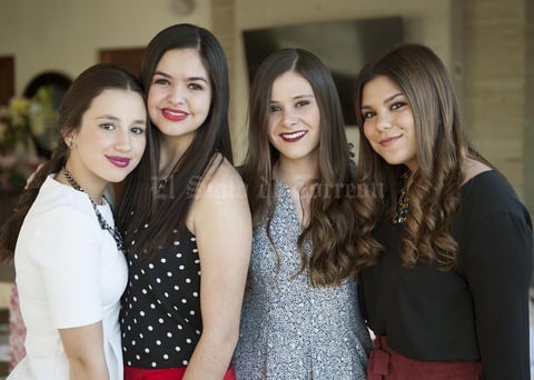 MUY LINDAS.  Luisa, Ana Paula, Mayte y Mary Sofi.