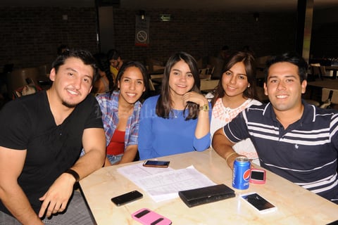 Luis, Vero, Julia, Fernanda y Jorge.