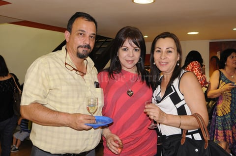 Miguel Ángel Garza, Lucila Mijares y Angélica Delgado.