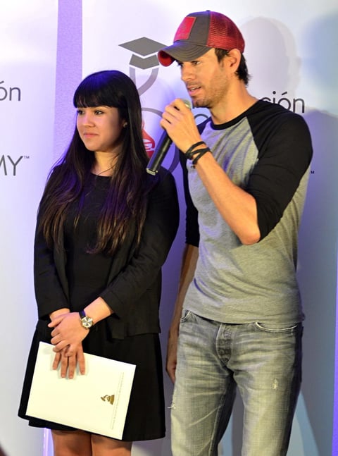 El cantante y compositor español Enrique Iglesias, asistió al evento y dijo que el otorgamiento de ésta “es un momento muy gratificante, mejor que lograr un éxito”.