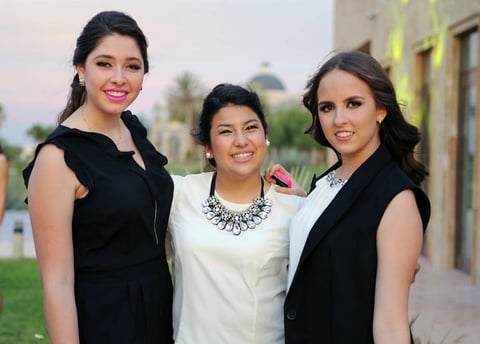 Victoria, Paola y Roxana.