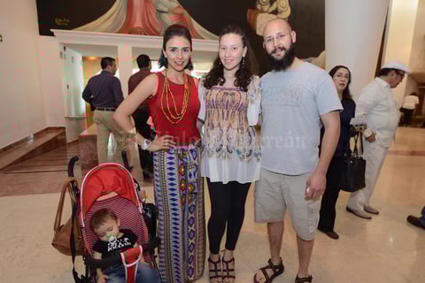 01052015 Fabiola, Mateo, Caro y Kamala.
