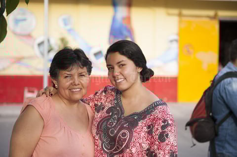 02052015 Rosario y Elvira.