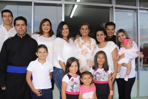 02052015 SE DIVIERTEN.  Silvia, Víctor, Juan y Ángel.
