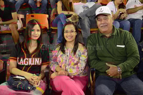 04052015 Vivis, Mariana y Raúl.