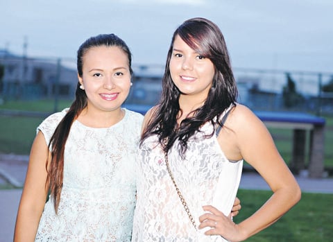 04052015 MUY GUAPAS.  Marilú e Ivette.
