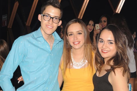 04052015 Bernardo, Mariela y Daniela.