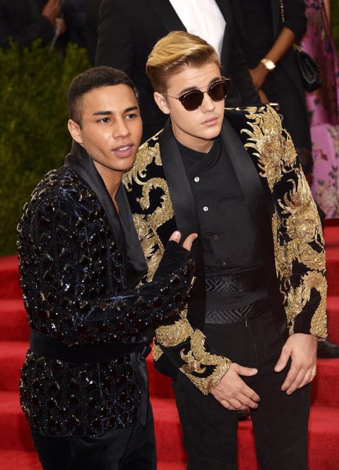 Justin Bieber llegó junto a Olivier Rousteing.