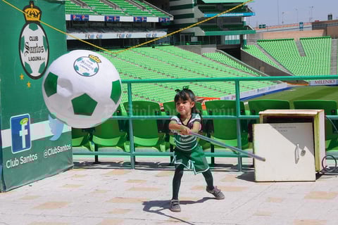 Al final, algunos equipos celebraron sus respectivos triunfos con piñatas del Santos Laguna.