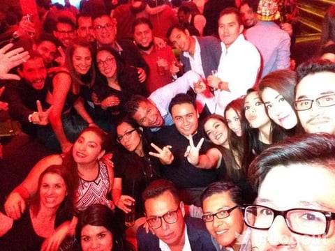 Por medio de la cuenta de Twitter de la serie, se compartieron los aspectos de la fiesta de lanzamiento de Logout.