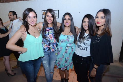 08052015 DE FIESTA.  Cristy, Lily, Maricarmen, Rocío y Andrea.