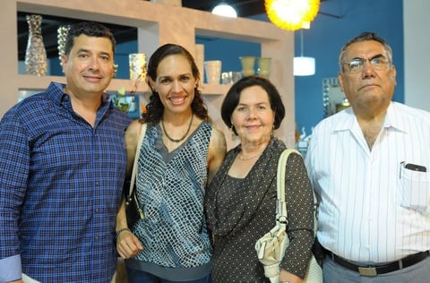 11052015 Rodolfo, Mucy, Ernestina y Efrén.