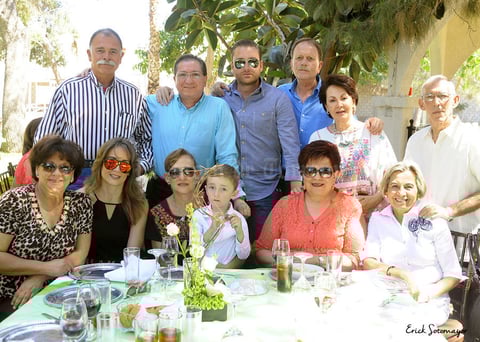 10052015 Los invitados disfrutaron de una agradable comida de clausura.
