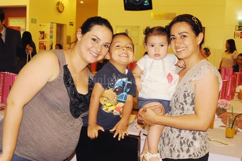10052015 Claudia Hernández, Santiago Leal, Natalia Velázquez y Elisa Hernández.