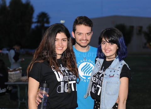 10052015 EN LA UNIVERSIDAD.  Gaby, Humberto y Sahian.