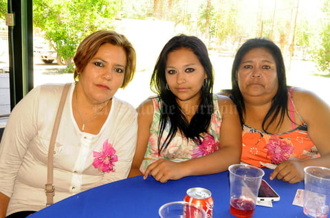 13052015 Isabel, Leticia y María.