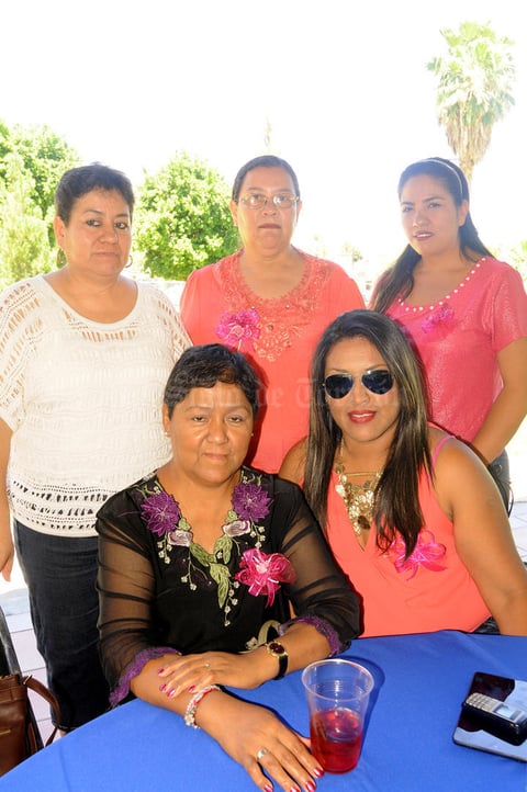 13052015 Graciela Talamantes, Norma Chavarría, Martha Pacheco, Juanita Pacheco y Estrella Castañón.