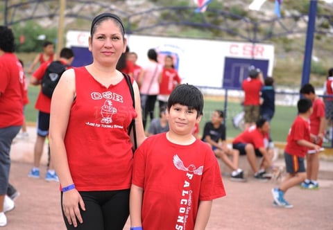 14052015 EN EL COLE.  Fabiola y Franco.