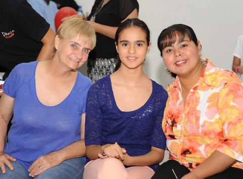 Bárbara, Mary Tere y Mary Tere.