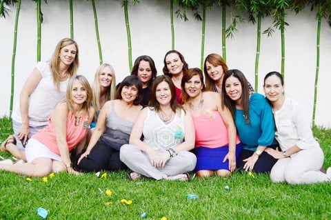 La festejada con sus amigas.