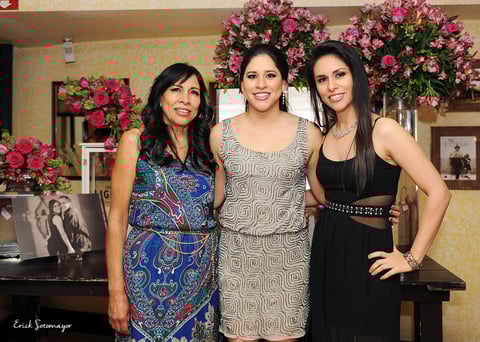 Coco Grijalva, Gladis Martínez y Yoselyn Martínez.