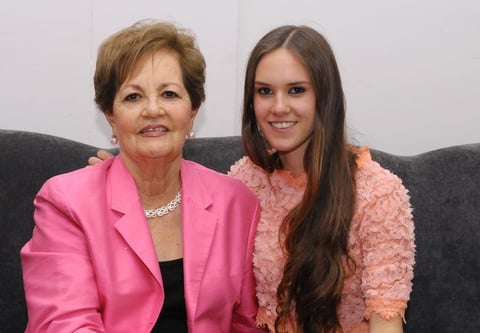 María Elena Rebollar y Regina Rebollar.