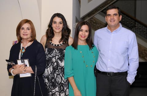 Nury, Nuria, Anabel y Alfredo.