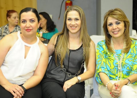 15052015 PASARELA DE JOYERÍA.  Georgina, Mónica y Rosy.