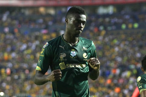 Djaniny entró de cambio y le dio el triunfo a Santos.