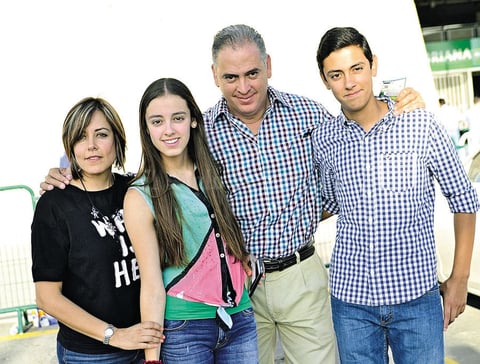 17052015 Carmelita, Nelly, Jesús y Carlos.