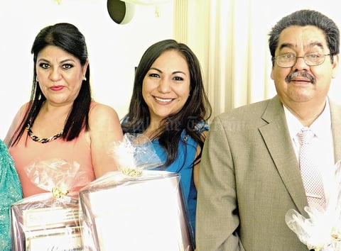 17052015 Profra. Nicolasa Magdalena Saucedo Ríos, Profra. Teresa Montenegro Treviño y Profr. Javier Raymundo Bustos Bañuelos.