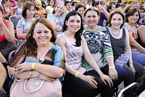 19052015 EN EL CONCIERTO DE PANDORA.  Lulú, Perla, Rosina y Juanis.