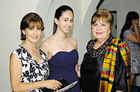 19052015 VELADA MUSICAL.  Patricia, Fernanda y Avelina.