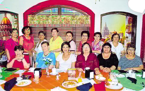 19052015 FESTEJO DEL DíA DE LAS MADRES.  Irene, Cuquis, Ángeles, Mary, Estela, Antonieta, Yolanda, Carmelita, Rosy, Esther, Blanca, Ángeles, Sandra y Crucita, del grupo Discípulas de María, en reciente celebración.