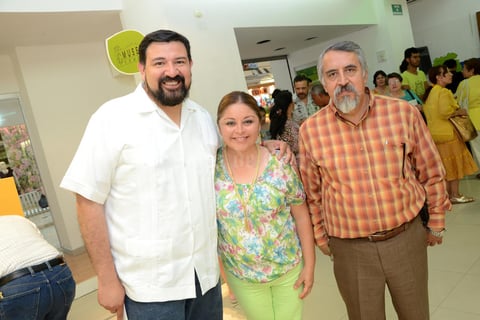 19052015 Directores de museos de la región junto a Gaby Nava, Eduardo Murra y Ruth Idalia Ysais.