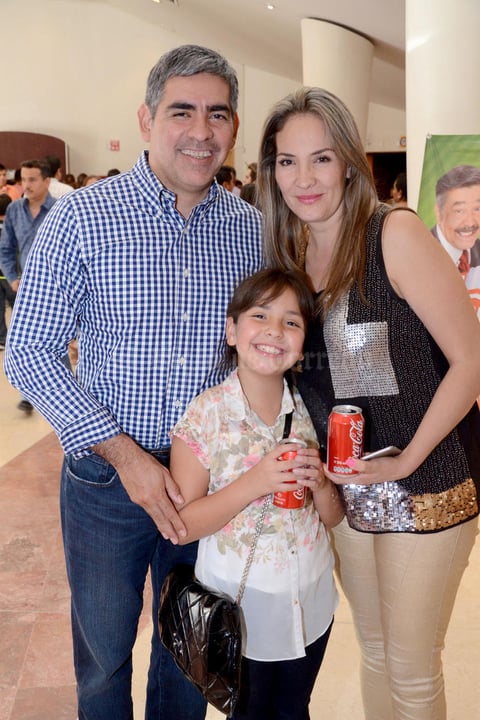 20052015 Víctor, Mariana y Mary.