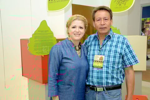 20052015 ASISTEN A EXPO.  Verónica y Hugo.