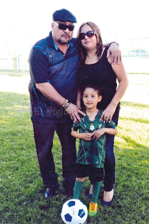 20052015 EN FAMILIA.  Sebastián, Nancy y Javier Enríquez.