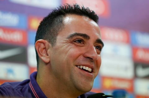 Se enfundó la camiseta del Barça por primera vez el 18 de agosto de 1998, su debut con el primer equipo marcado por su titularidad y la inauguración de su cuota de goles.