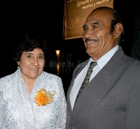 21052015 Maestros que cumplieron 30 años de servicio.