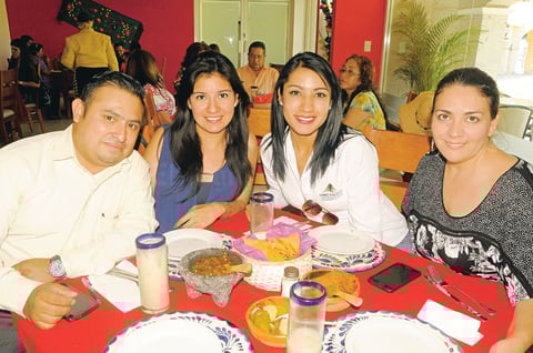 22052015 Rubén Santos, Ingrid Olmos, Claudia Partida y Nadia Rodríguez.