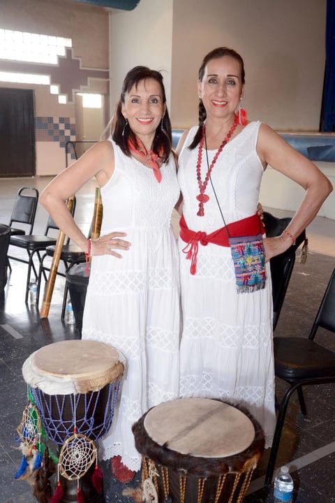 23052015 CONCIERTO DE TAMBORES.  Pilar y Mayela.